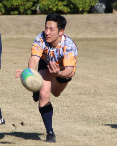 間苧谷 育生